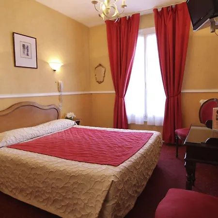 Hotel Chopin 2*