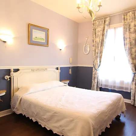 オテル ショパン 2*