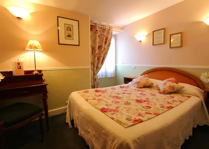Hotel Chopin 2*