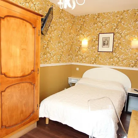 Chopin Hotel 2*