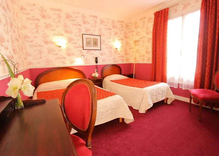 Chopin Hotel 2*